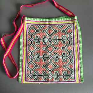 Сумка с вышивкой Шипибо 2